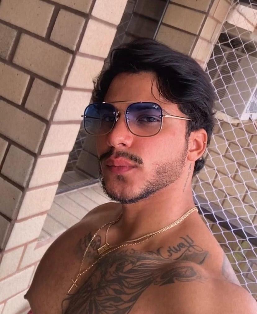 garoto de programa - Perfil Hetero