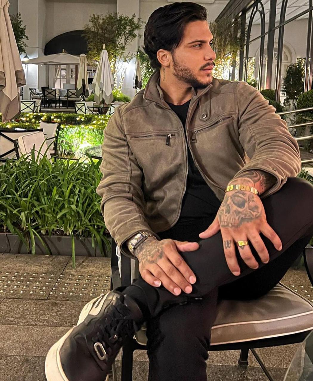 garoto de programa - Perfil Hetero